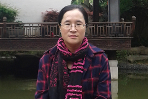 中短篇小說獎：獲獎作品《長河》作者：馬金蓮（回族）         創作感言　　從18歲開始寫作，在不耽誤婚姻和家庭生活的同時，我固執地將文學這個業余愛好堅持了16年。16年，紅顏少女的鬢邊皺紋暗暗生了一圈又一圈。只有時間在遠處一直靜靜微笑，它像一位大智的賢者，始終在無聲地注視。這個過程里，它悄悄將許多的恩賜獎賞給了埋頭趕路的我，比如這沉甸甸的“駿馬獎”。