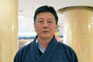 翻譯獎：藏文譯漢文作者：久美多杰（藏族）         創作感言　　民族文學的翻譯是民族間的文化交流，它起著溝通各族人民思想感情的橋梁與紐帶作用，對于促進各民族之間互相理解、相互尊重，增進團結友誼、構建和諧社會具有重要的意義。感謝中國作家協會，獎勵了我一匹駿馬，鼓勵我繼續做好文學翻譯工作。我會珍惜這份榮譽。