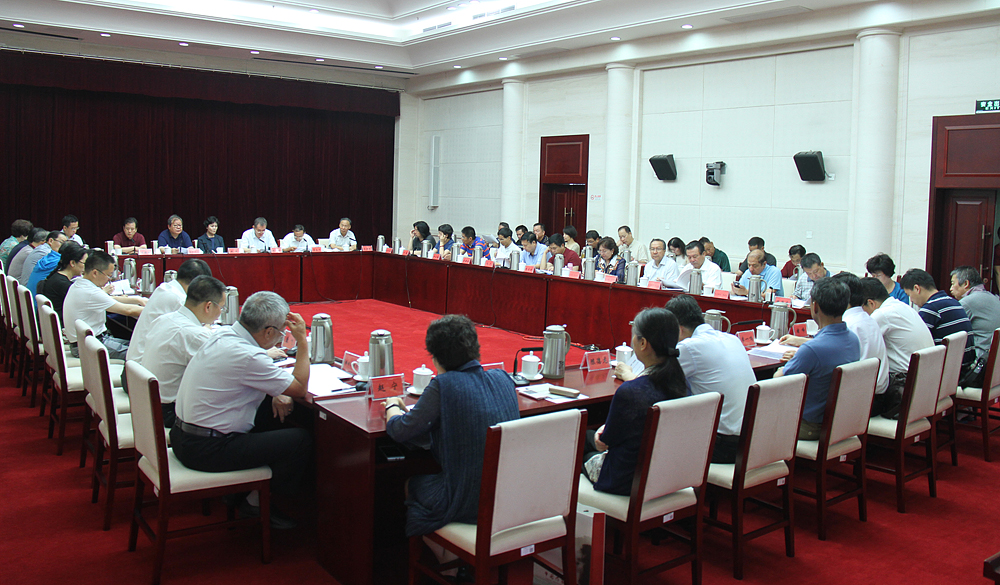 7月21日，第十一屆全國少數民族文學創作“駿馬獎”評獎委員會第一次全體會現場