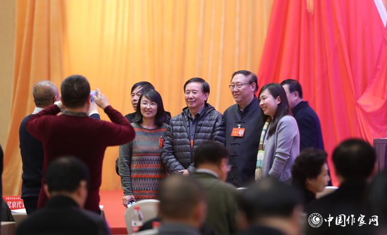 11月29日，與會者會場拍照留念