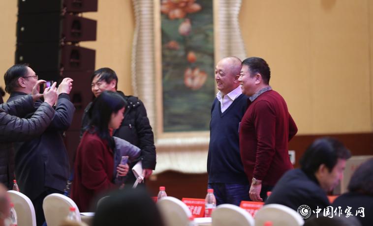 11月29日，與會者會場拍照留念