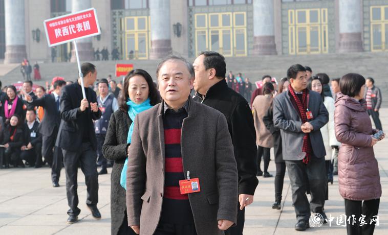 11月30日，大會開幕式結束，與會代表走出會場。