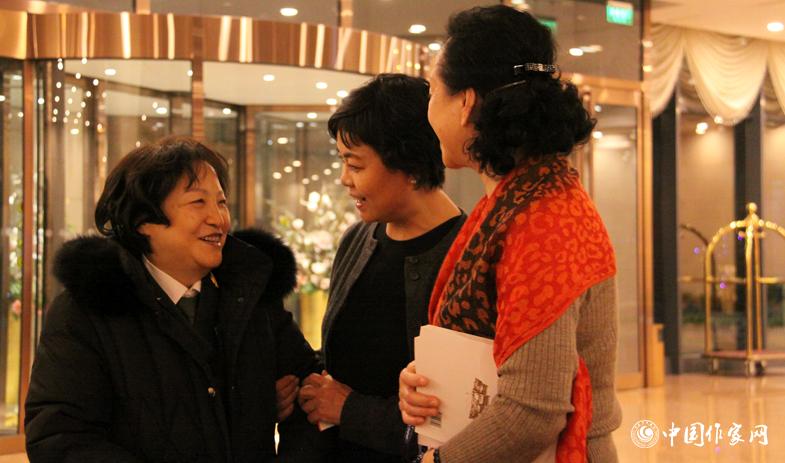 鐵凝、賀捷生、張抗抗欣喜相逢