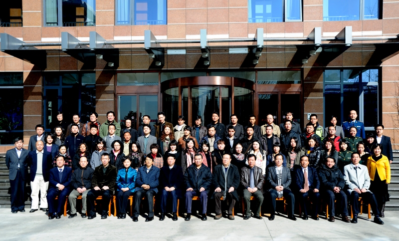 魯迅文學院第十五屆高研班學員名單　馮嘯然　季曉涓　徐則臣　余　馨　張小偉　楊全喜　忻尚龍　王常芳　恩克哈達　洪　英　劉政波　葉麗雋　劉建國　李新勇　楊曉華　樊建軍　趙　蓉　王少兵　陳婷筠　鄭　朋　李　剛　余　思　符　國　?！巍∫怼±睢√m　宋　燕　曹　永　丁德文　郭曉琦　朱子青　楊　詠　傲　登　王　暉　李金桃　劉　亮　李　煒　徐　峙　鮑　捷　鄒元輝　呂　錚　王　凱　王　甜　趙　雁　姚　摩　邰茂光　朱文穎　王新軍　肖江虹　斯繼東　陶麗群　曹　瀟