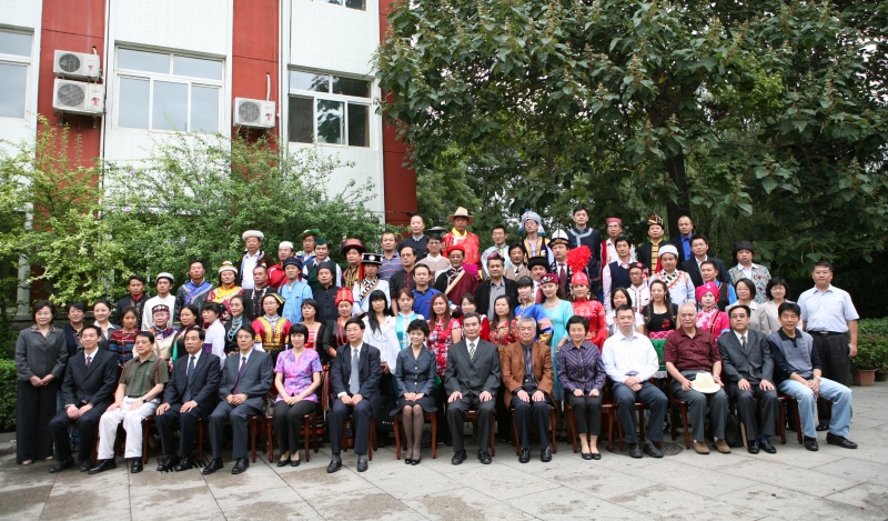 魯迅文學院第十二屆高研班學員名單　林　華　賀西格圖　　娜恩達拉　　孟代紅　德純燕　張　雁　李艷杰　鐘一林　孫玉民　金清華　謝根秋　潘紅日　譚自安　楊衍瑤　嚴風華　蘇　凱　李榮國　張時勝　陶玉明　唐　潔　劉玉紅　納張元　喬　麗　孫寶廷　許安舉　李夢薇　玖合生　蔡曉齡　閔建嵐　曹文彬　李金榮　羅榮芬　張　云　楊國慶　亞　伊　多布杰　次仁羅布　韋文揚　韋昌國　　潘國會　楊秀剛　肖　勤　達隆東智　馮　巖　馬學武　阿拉提·阿斯木　馬旦尼亞提·木哈太　薩黛特·加馬力　吐爾地白克·買買提白克　帕依祖拉　阿衣努熱·杜拉提　趙康林 冶進?！|永學　馬　毅