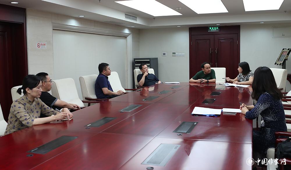 7月24日，全體會議結束后，小說一組召開小組會議