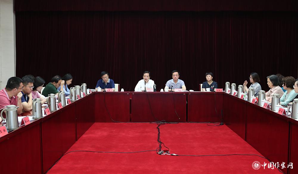 8月4日，第十屆全國優秀兒童文學獎評委會第六次全體會議召開，投票產生獲獎作品