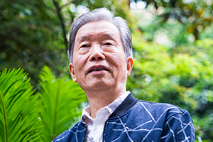 幼兒文學：獲獎作品《蒲公英嫁女兒》作者：李少白         獲獎感言　　童謠是祖先的聲音，是天籟、是瑰寶，可當今童謠卻面臨著半老不新的困惑。社會不同了，童謠之樹也應長出新綠。作為兒童文學作家，我感到有一種責任，有一種沖動，要讓童謠在盛世中亮出她春鳥般的清音。