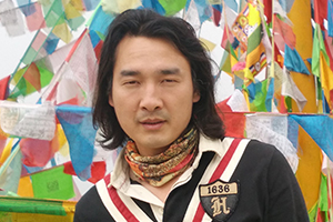 報告文學：獲獎作品《夢想是生命里的光》作者：舒輝波         獲獎感言　　優秀的文學作品是藝術的，也一定是科學的。在今后的寫作中，除了多讀書、勤思考，把自己的寫作放在世界范圍內來考量，視界開闊之外，還得多做田野調查，去看、去問、去聽，去發現、去感覺、去歡笑、去流淚。和孩子們共悲欣，同成長。