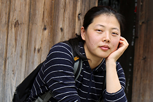 童話：獲獎作品《一千朵跳躍的花蕾》作者：周靜         獲獎感言　　種子發芽，盛開為花，需要力量。野獸奔跑，需要力量。云涌風起，需要力量。在我們周圍的世界里，無時無刻不充盈著神奇的力量。這些力量來自于事物自我的積蓄和噴薄，來自于自我的堅持與追尋，來自于對一切“不可能”的抗爭。我想抓住這些力量，想表達世界的神奇，想呈現生命的堅韌和美好……