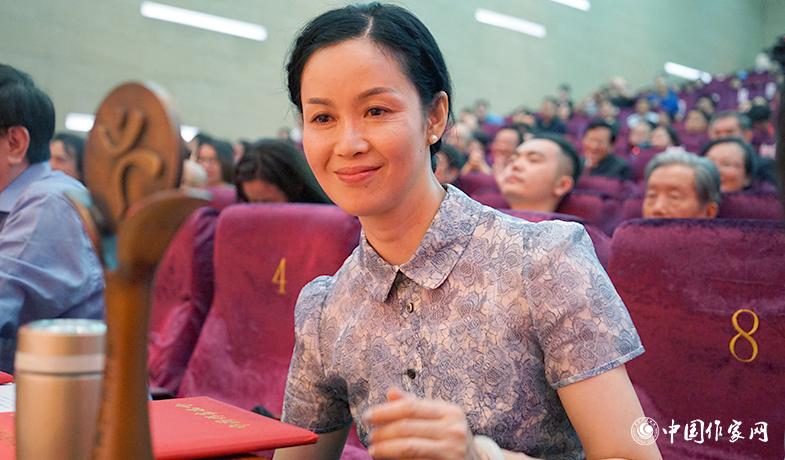 獲獎作家彭學軍在頒獎典禮上