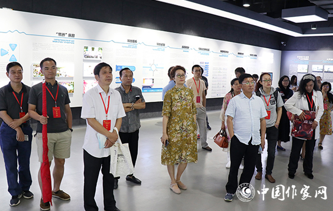 采訪團采訪松山湖高新技術產業開發區