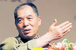 獲獎作品：《人世間》作者：梁曉聲         獲獎感言　　文學只不過是文學，并不等同于文化，也不約等于。但文學是其它各藝術門類的酵母，“文藝”二字注釋了此種關系。若將文藝從文化內涵中剝離出來，文化便很容易成為束之高閣的學問，結果對于最廣大的人們失去了感染力。用時下流行的說法那就是——“不接地氣”了。中國的文化在影響世道人心方面，責任格外沉重。正如張載的名言所說，“為天地立心，為生民立命，為往圣繼絕學，為萬世開太平”——這是多么莊嚴正大的信念。