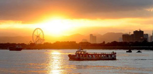 《溫州文學》與溫州作家群聯合為廣大作家和文學愛好者提供發表與交流的平臺。