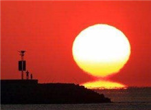 北師大詩歌讀書會 | 讀聞一多《太陽吟》《太陽吟》還表現出一種追尋光明、厭惡黑暗的思想境界……[詳細]