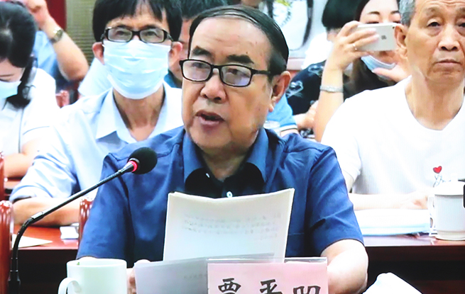 作家賈平凹在陜西作協分會場發言