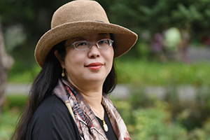 翻譯獎：蒙古文譯漢文作者：哈森（蒙古族）         獲獎感言　　作為一名翻譯，我是無限忠于原著的那一個。文學翻譯不是用另一種語言講述另一個語言的故事那么簡單。須準確譯出原文內容的同時，還要完好地展示原作風格。這也就是嚴復闡明的“信、達、雅”之于我的追求。我是幸運的。作為一名職業翻譯，慶幸翻譯事業是我一生無悔的選擇……