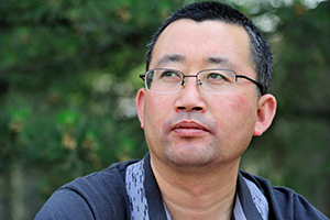 詩歌獎：《西北辭》作者：馬占祥(回族)         獲獎感言　　回顧30年來的詩歌創作，我始終對生存的土地和身邊人群抱有感恩之心：他們不但成就了我，也成全了我的詩歌。詩歌是我向他們致敬的惟一方式。我將繼續寫下去，用文字回報他們贈予我的溫暖和信心。由衷地要說的一句話是：在這個偉大的時代、偉大的國度寫作詩歌是我無上的榮耀……