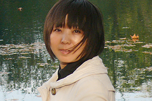 報告文學獎：《海雀，海雀》作者：王華（仡佬族）         獲獎感言　　海雀被一大片森林摟著，房舍間，還有各家根據自己的喜歡種的各種果樹、花樹。幾輪的房改工程，已經將這里的民房統一了風格，道路也全部硬化了，半坡還有一個小廣場，村里有了拿工資的清潔工——海雀很美。以至于，我都不太相信曾經的海雀真是資料上介紹的那個樣子——一個“苦甲天下”、不適合人居的地方……