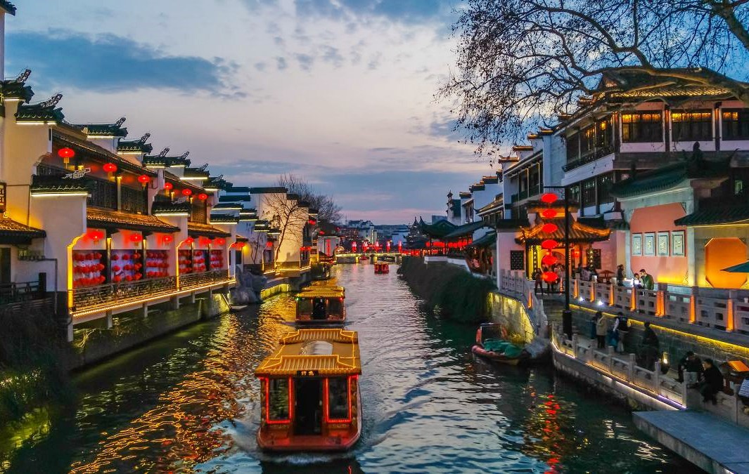 王彬散文集《袒露在金陵》節選：且到庵中吃苦茶