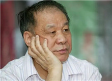 【劉心武】	孫　曙丨《劉心武小說的現實主義內在轉換》；	汪靜茹丨《劉心武：尋找穩定的“鐘擺”》。