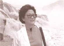 【凌　力】	吳秉杰丨《凌力：尋找歷史與現實有價值聯系的一面》；	劉詩宇丨《<少年天子>：皇權下的“精神病象”》。