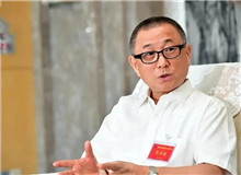 【劉醒龍】	蔡家園丨《關于劉醒龍的四個思考片段》；	桫　欏丨《<天行者>：塑造鄉村知識分子的精神群像》。