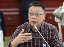 陳福民：暴風雨中他們的微笑　　孫甘露從大處著眼從小處著墨，截取了浩瀚歷史和即將席卷南北中國的風暴之一瞬。[詳細]