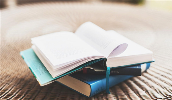 “報告！文學之夜來了！”