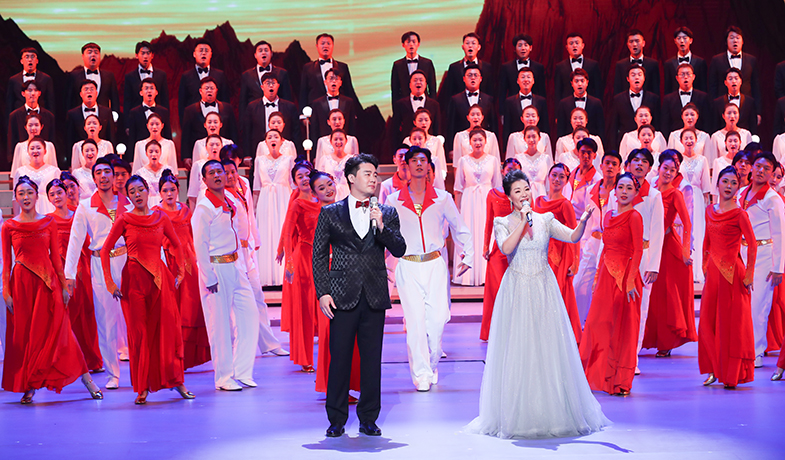 王麗達、張英席演唱歌曲《不忘初心》