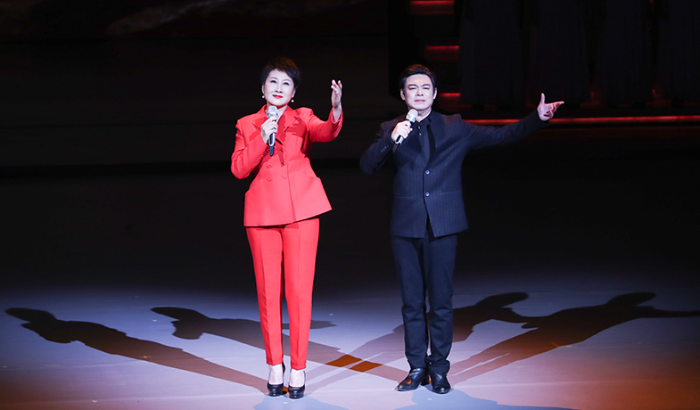 張凱麗、胡樂民朗誦《回延安》