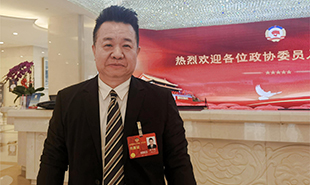 全國政協委員，中國作協主席團委員、書記處書記邱華棟