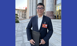 全國政協委員、中央戲劇學院院長郝戎　