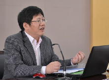 賀仲明：建構以民間為中心的生命觀　　胡學文創造性地選取“傘狀結構”，展開宋莊長達百余年的歷史畫卷。[詳細]