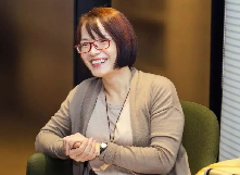 申霞艷：生如蟻而美如神　　胡學文出示的是當代眼光，他正視并升華當代生活經驗，大膽創造21世紀新傳統，這種傳統吸納過往，并與過往進行激烈抗辯。[詳細]