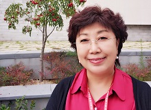 徐坤：《神圣婚姻》寫的是家族里的真人真事　　這部書的很多情節都是家族里的真人真事，聽的時候在想，應該用什么方式把故事寫出來……[詳細]