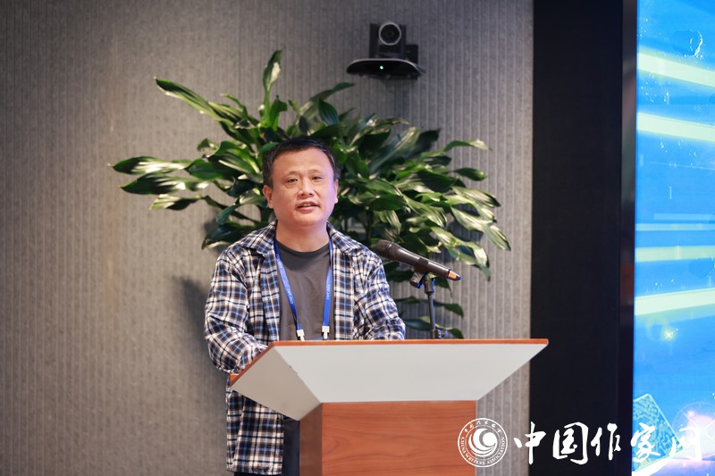 浙江省網絡作家協會副主席燕壘生