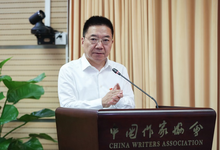 胡邦勝主持紀念章頒發儀式