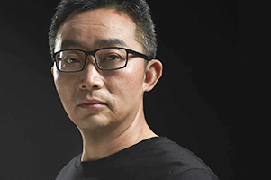 獲獎作品：《回響》作者：東西         獲獎感言　　一根筋就是寫作的執念，從決定吃寫作這碗飯開始，我就常常提醒自己：你寫的作品有意思嗎？它是別的作品的重復嗎？拜托，別只講故事，能不能有點新意？這些問號一直伴隨著我，一直伴隨我在電腦鍵盤上敲擊完《回響》的最后一個字。不信，你也可以試著讀幾頁，真的和我過去寫的長篇小說不太一樣，與別人的寫作方法也不太一樣。