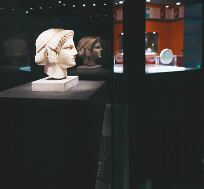 這次展覽共展出127件/套文物。  　?。ㄖ袊奈锝涣髦行墓﹫D）