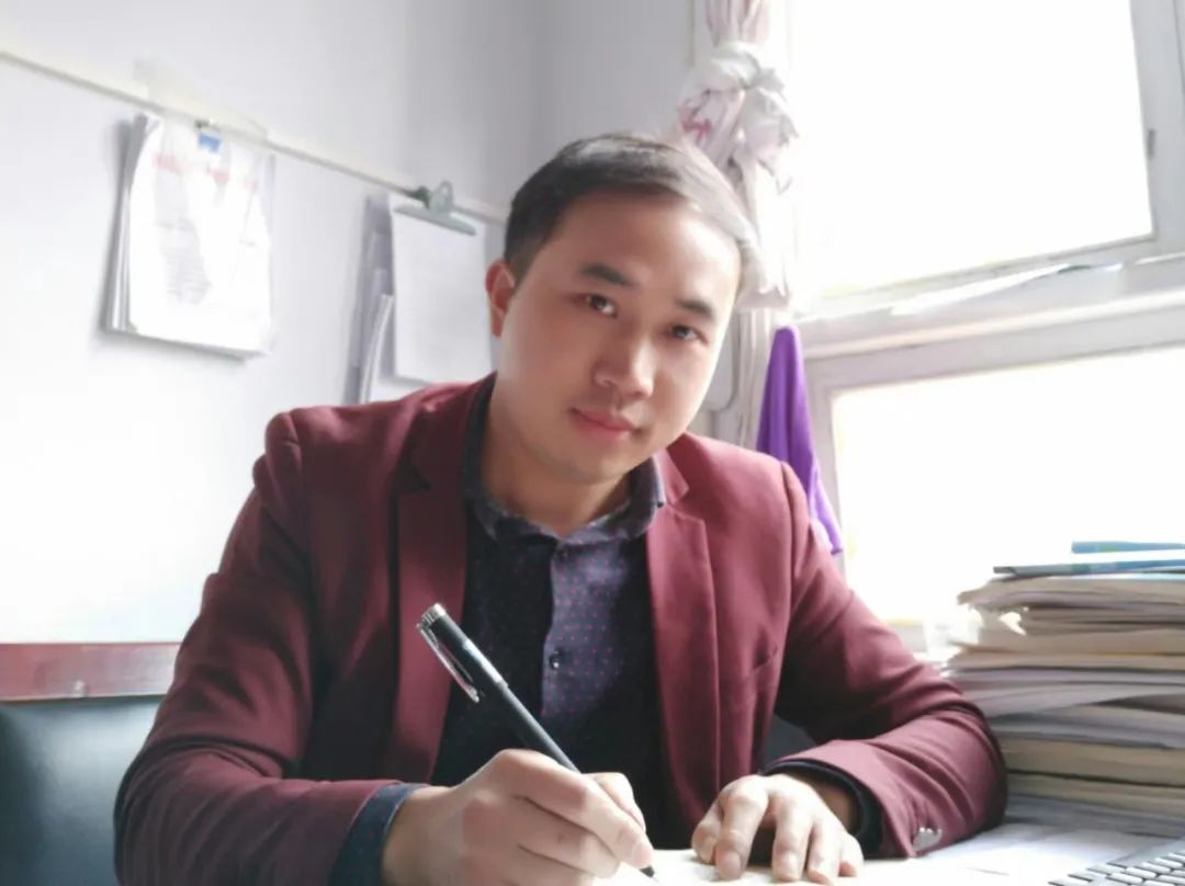 田興家 貴州人，1991年生。作品發表于《民族文學》《山花》《湘江文藝》《作品》《野草》《廣州文藝》《湖南文學》等刊物，有小說被《小說選刊》轉載。