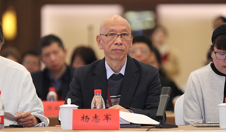 獲獎作家楊志軍發言