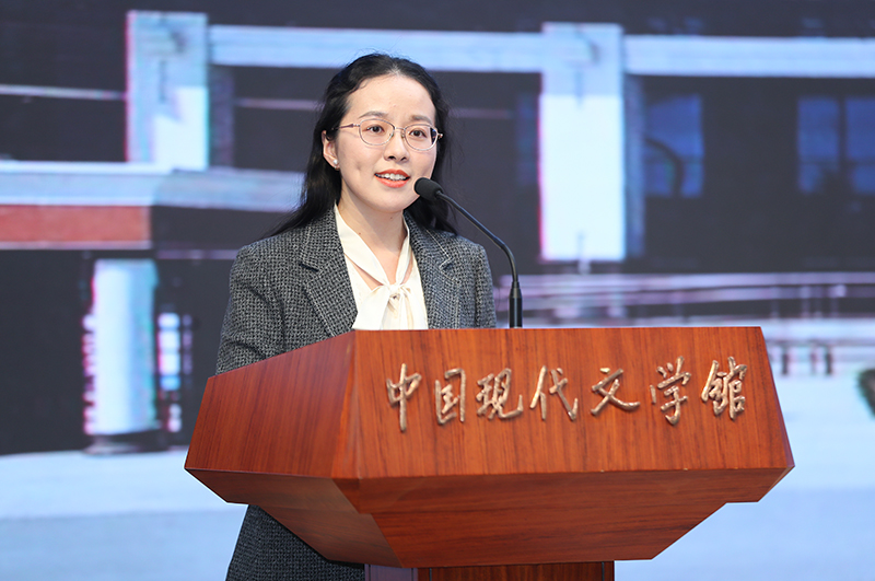 第十屆特邀研究員代表羅雅琳發言