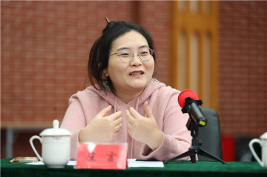 自由發言環節，“兩新”作家們暢所欲言、熱烈討論