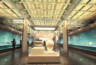 “璀璨波斯——伊朗文物精華展”現場。 　　杜建坡攝