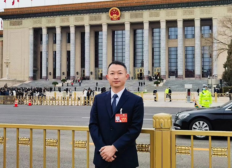 全國政協委員周源