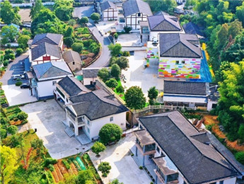 文學里的村莊丨文韻悠悠，清溪奔涌