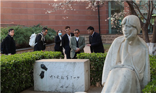 港澳作家參觀現代文學館