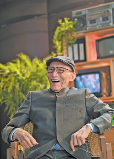 游本昌近照。 　　人民日報客戶端供圖