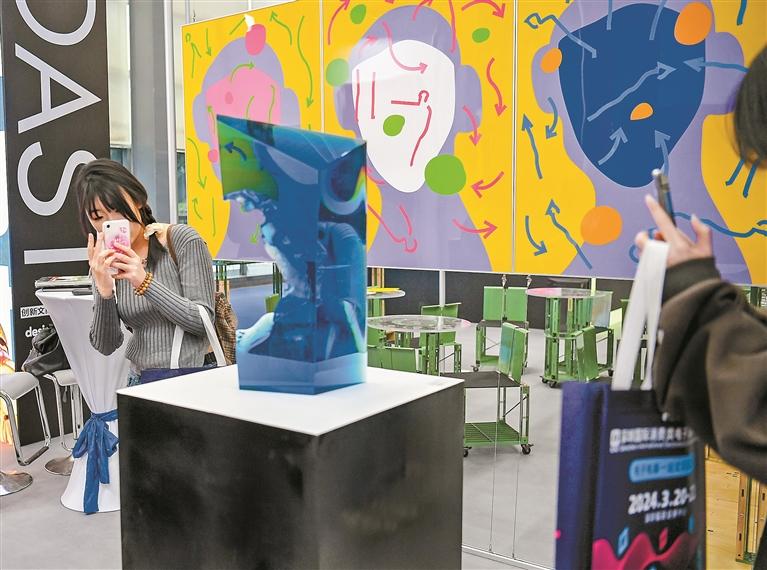 “網紅展”成為年輕人的新選擇。（胡蕾/圖）